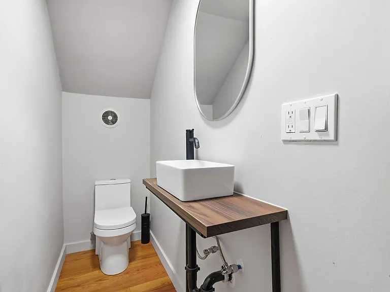 440 Ormsby Ave #A — Photo 18