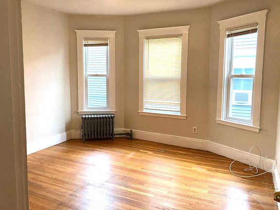 Master bedroom pic 2