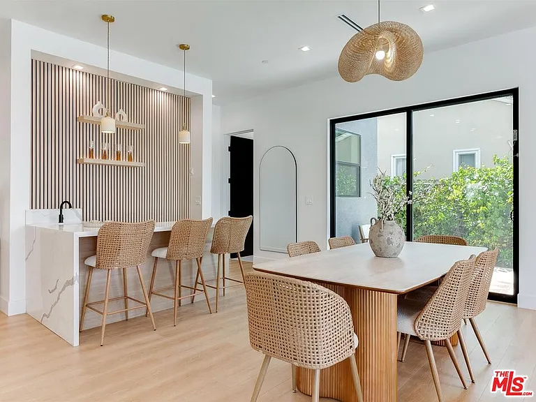 5929 Hesperia Ave — Photo 18