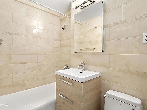 5th image of 141 E 55th St APT 3F