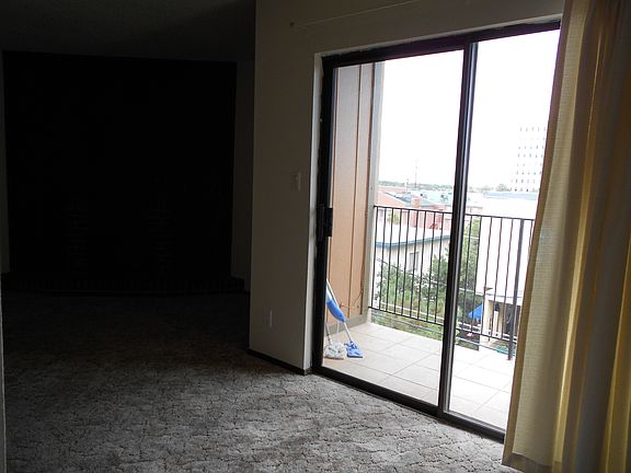 5th image of 317 Palomas Dr NE APT 2