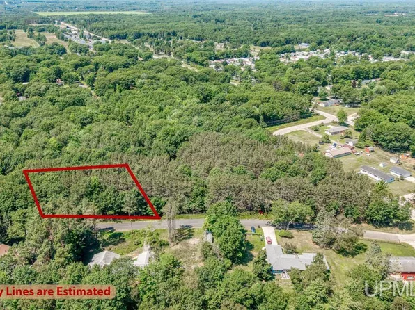 Loueda St, Gladstone, MI 49837