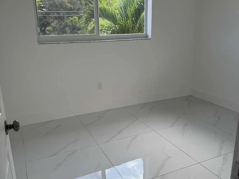 901 NW 28th St #9 — Photo 10