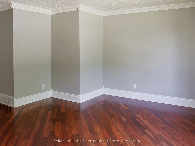 349 Adelaide Ave W #1 — Photo 8