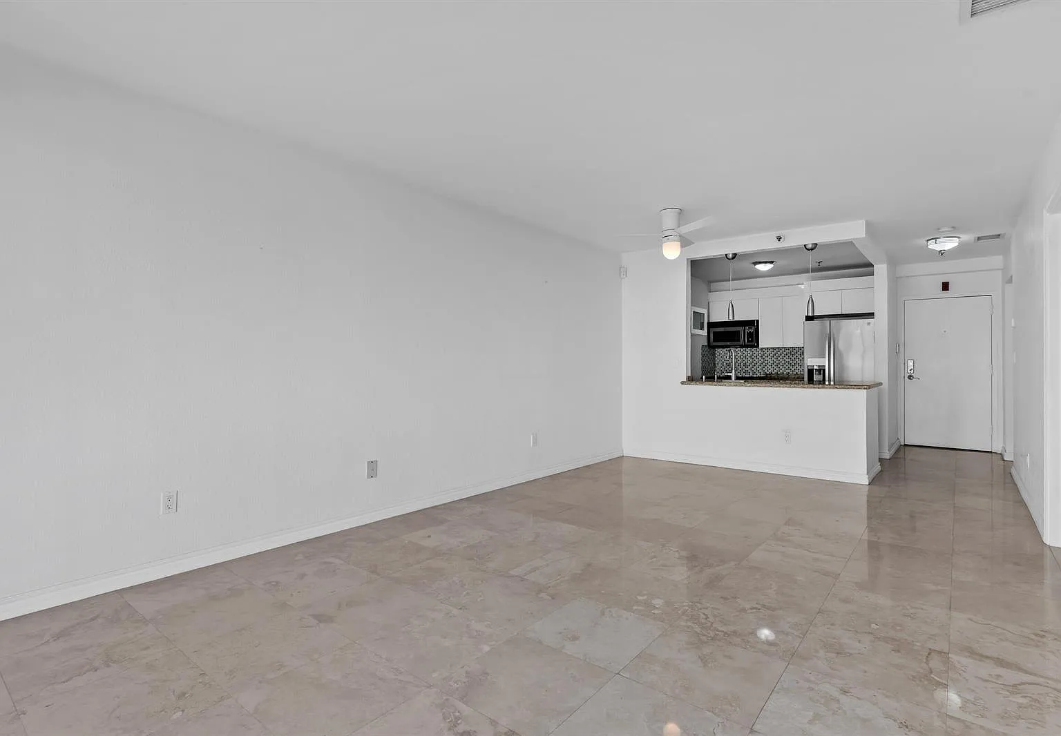 1 bed, 709 sqft, $2,100 — Photo 1