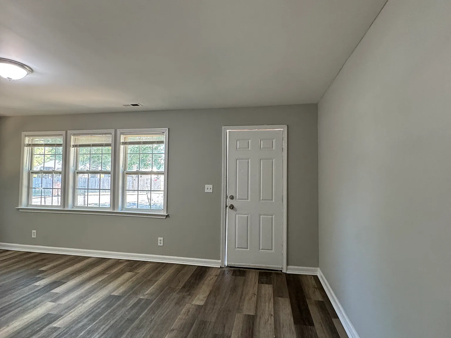2 bed, 756 sqft, $1,250 — Photo 2