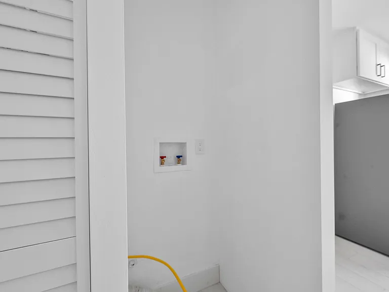 2350 Santa Ana Ave #F — Photo 8