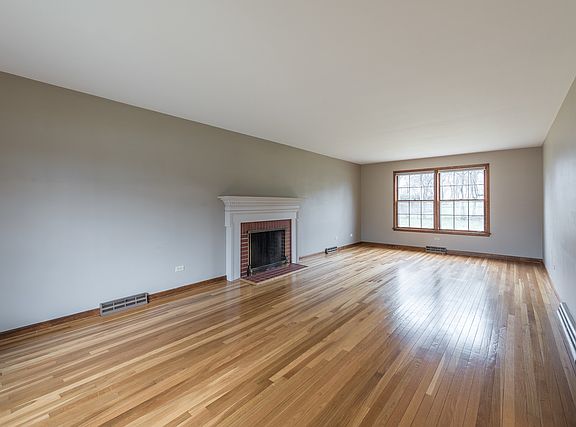 5th image of 305 W Park Ave
