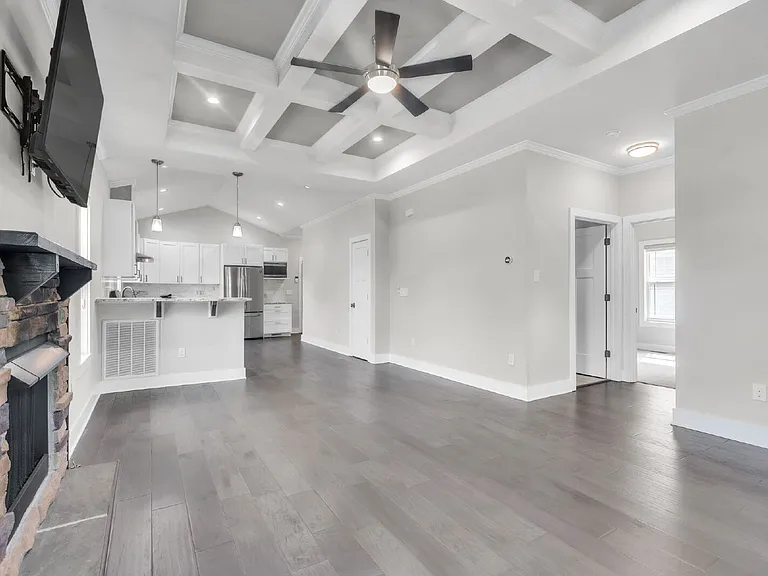 410 Gower St — Photo 5