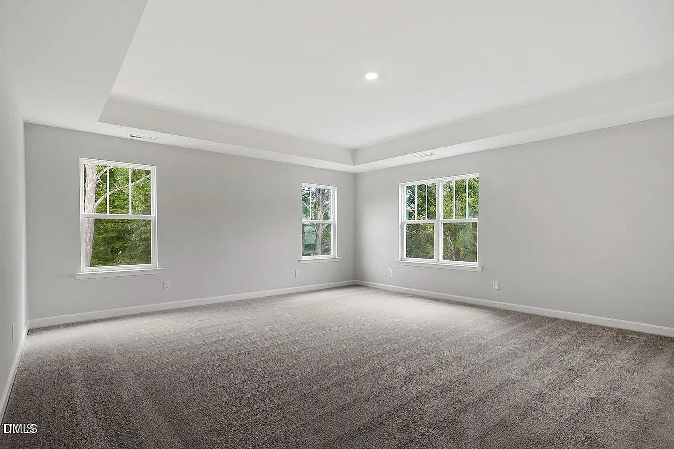 5 bed, 4.0 bath, 4045 sqft, $3,745 — Photo 3