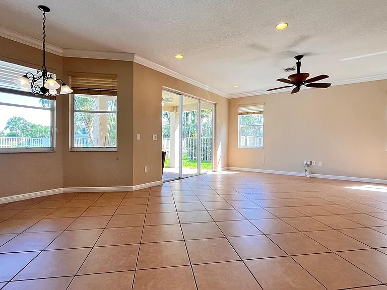 9546 Worswick Ct — Photo 32