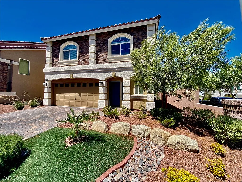 4 bed, 2.5 bath, 2033 sqft, $2,450 — Photo 1