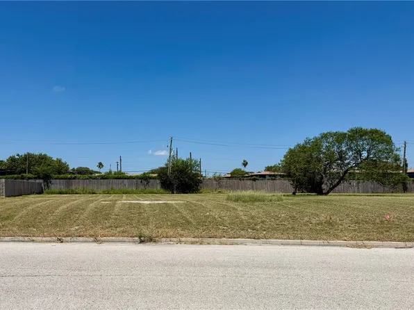 1331 Del Mar Dr, Kingsville, TX 78363