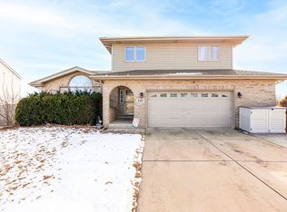 520 High Grove Dr, Minooka, IL 60447