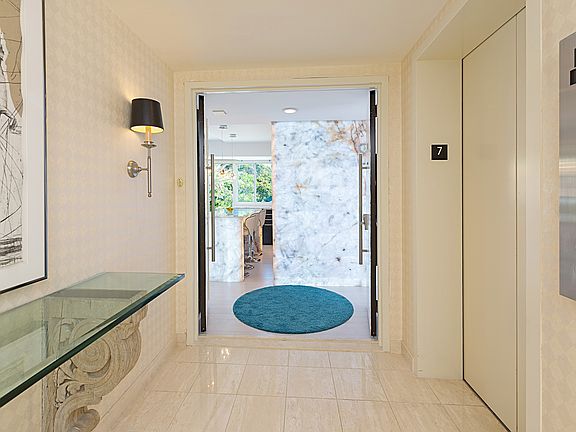 2nd image of 939 Coast Blvd Unit 7H