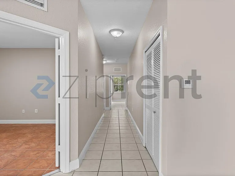 1015 Shoma Dr — Photo 13