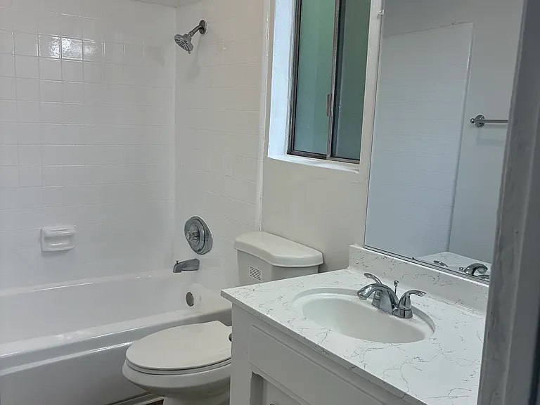 Chevy Chase Terrace — Photo 8