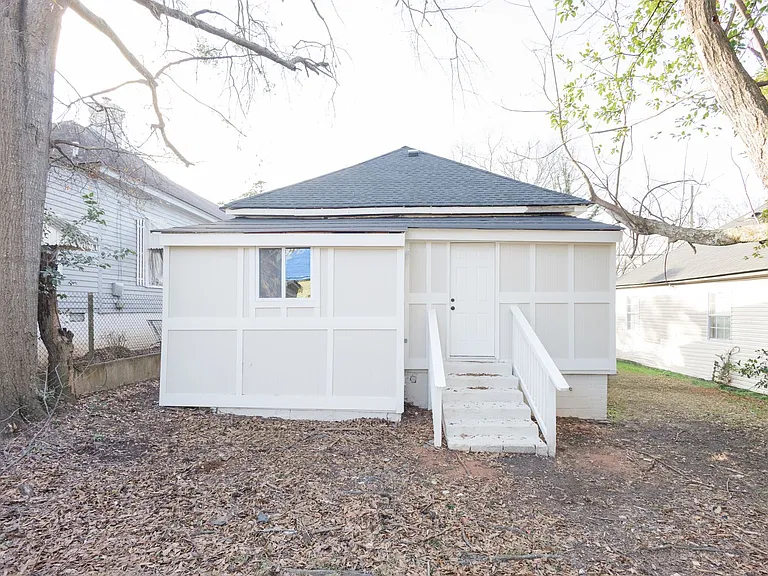 205 W Cherry St — Photo 41