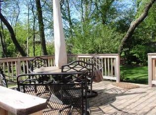 4703 Amy Dr, Crystal Lake, IL 60014