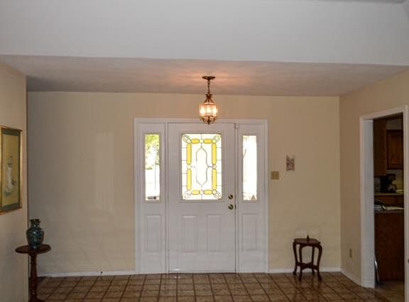 3rd image of 411 Coronado Dr N