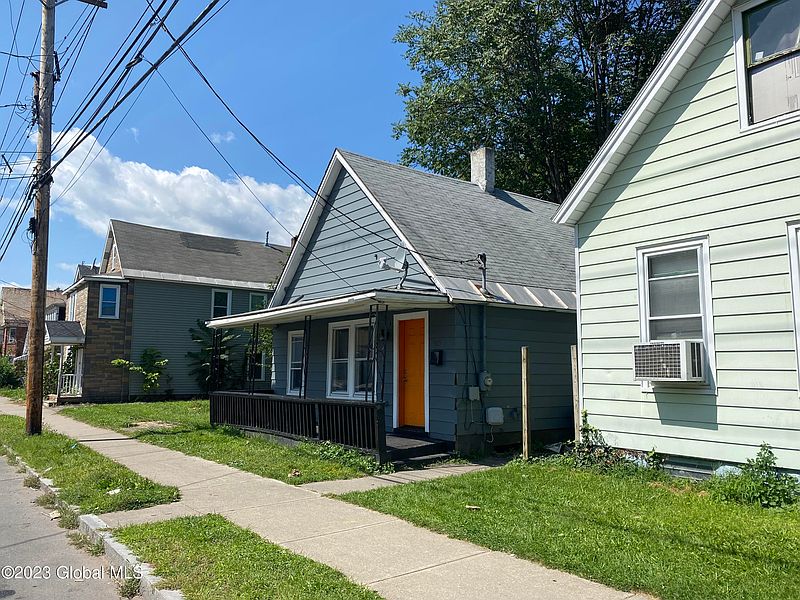 3rd image of 923 Strong Street