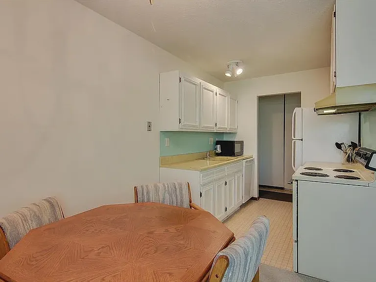 Cloudhaven Apartments — Photo 10