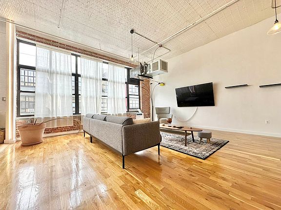4th image of 255 McKibbin St #415
