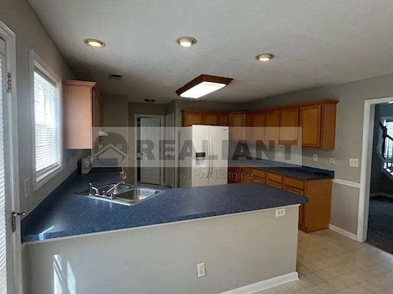 2108 Heath Land Pl — Photo 7