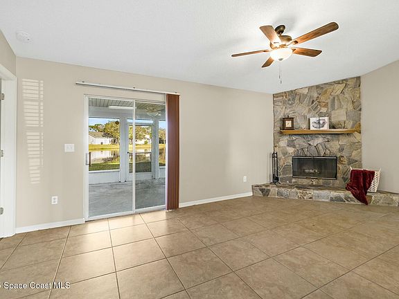 3rd image of 6996 Hammock Lakes Dr