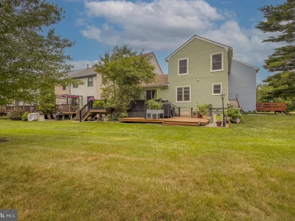 102 Rutledge Ct, North Wales, PA 19454