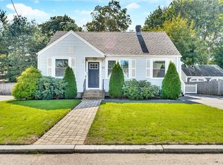83 Circuit Dr, Riverside, RI 02915