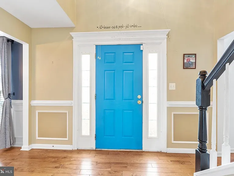 10103 Cotter Ct — Photo 3