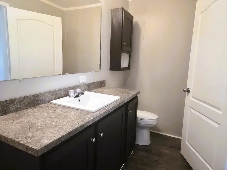 202 Lakeshore Dr #202 — Photo 5