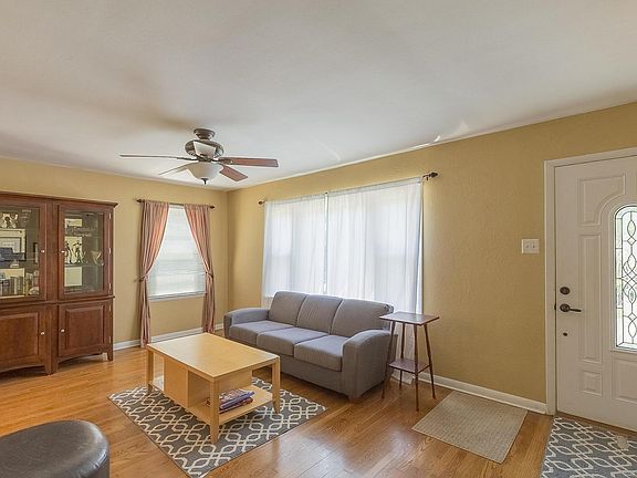 3rd image of 9835 Eastbrook Dr