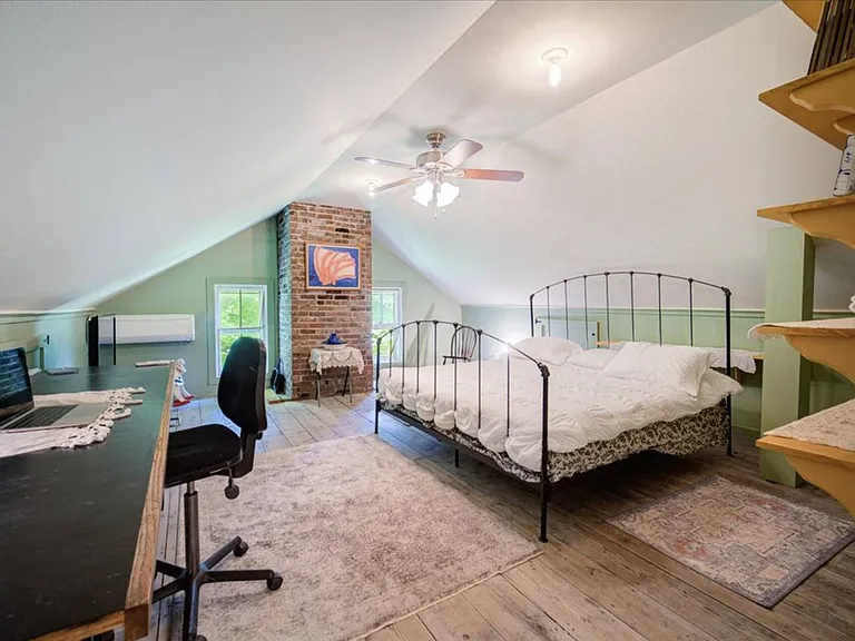 123 Bedell Ave — Photo 14
