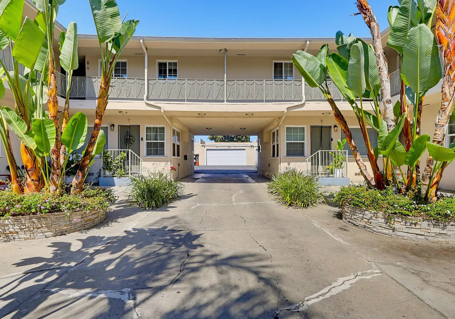 6633 Crenshaw Blvd — Photo 2