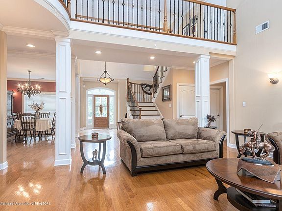 4th image of 2301 Dickens Place Dr