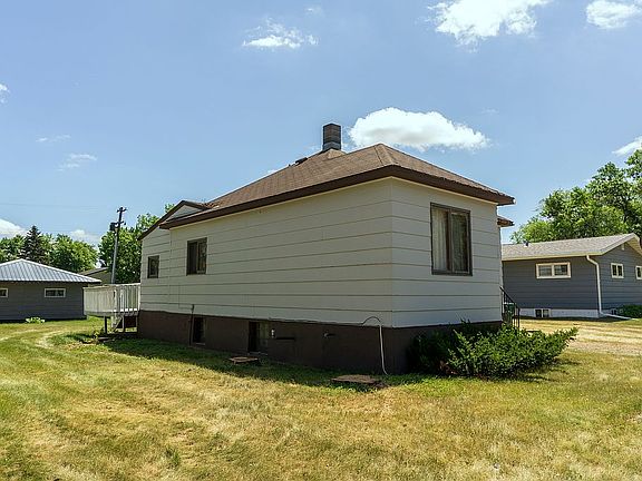2nd image of 107 2nd St SE