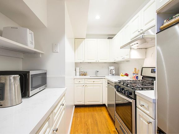 4th image of 186 W 80th St APT 6B