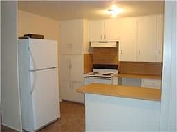 3rd image of 815 Shirley Dr
