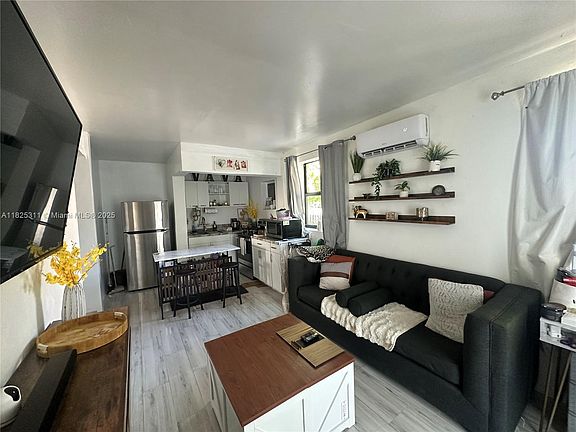 3rd image of 510 NW 146th St #2