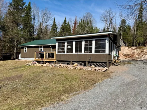 8621 Number 4 Rd, Lowville, NY 13367