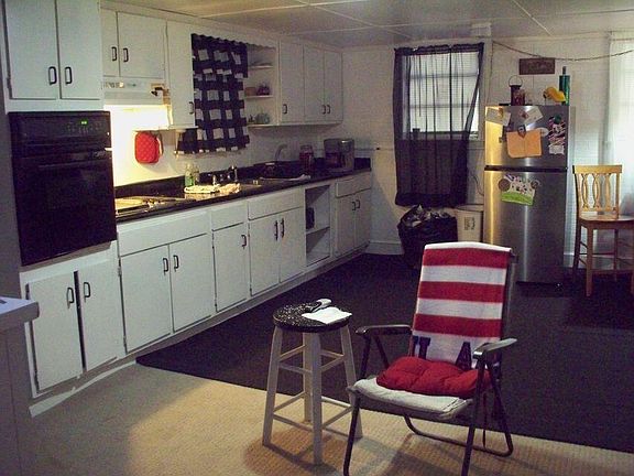 3rd image of 416 N Vance Dr