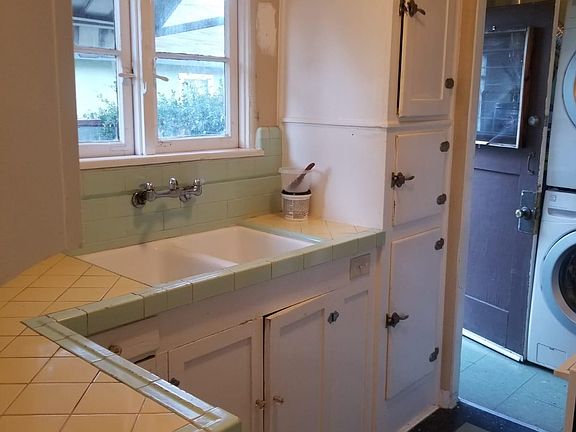 5th image of 4841 Townsend Ave