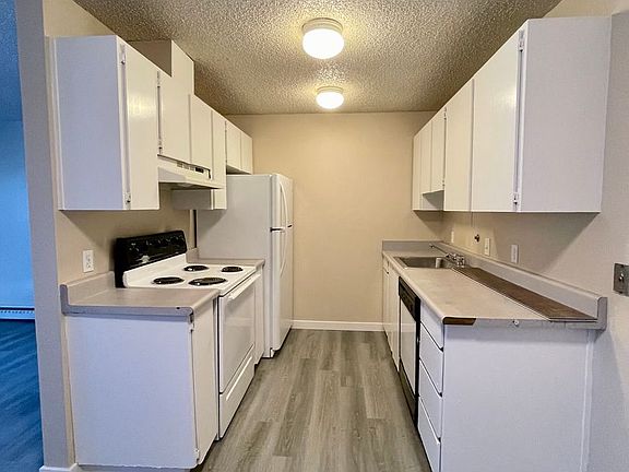 4th image of 811 N 130th St #202