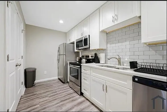 2 bed, 1050 sqft, $1,249 — Photo 4