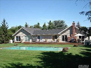 1st image of 7 Meadow Ln