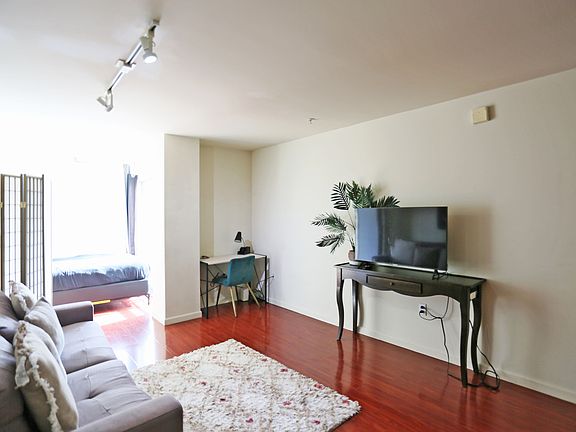 3rd image of 81 Frank Norris St Unit 606