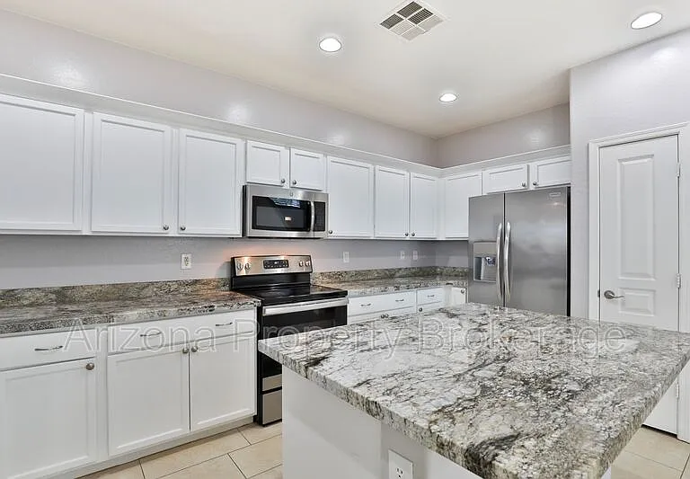 3879 E Santa Fe Ln — Photo 9