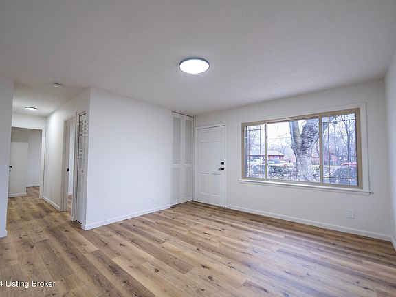 2nd image of 5302 Mansfield Ct